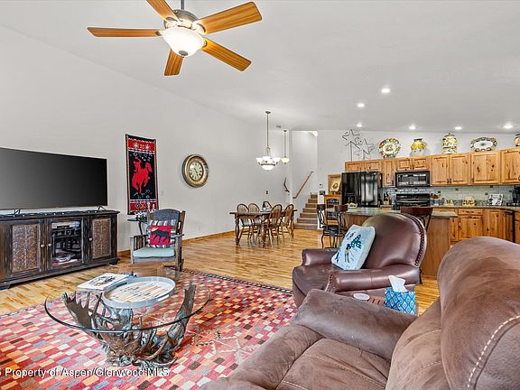 5th image of 1088 Longview Cir