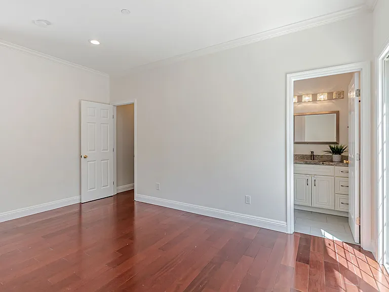 1070 Morningside Dr — Photo 18