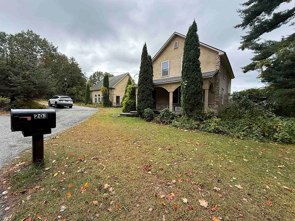 206 Chester Rd