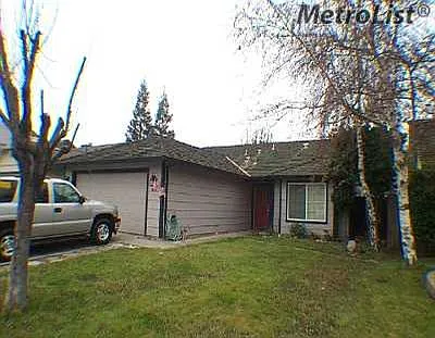 446 Kirst Dr photo 1