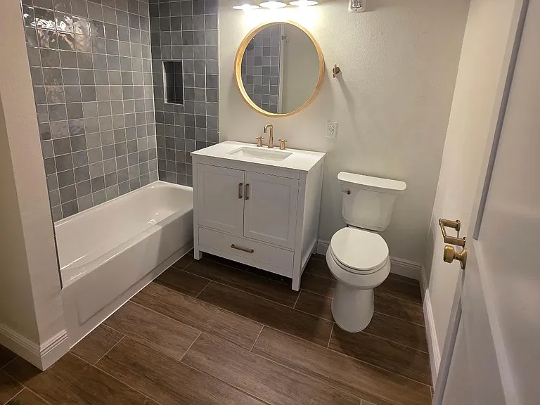 701 Mirror Lake Dr N #105 — Photo 12