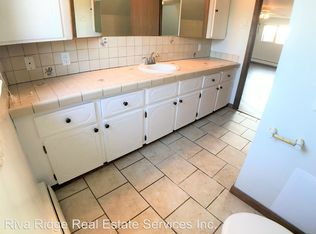 1015 3rd Ave APT 5, Coraopolis, PA 15108