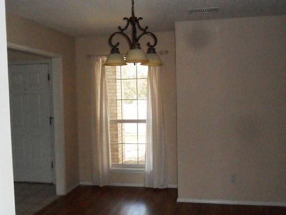 5th image of 8108 Lewisburg Dr NW