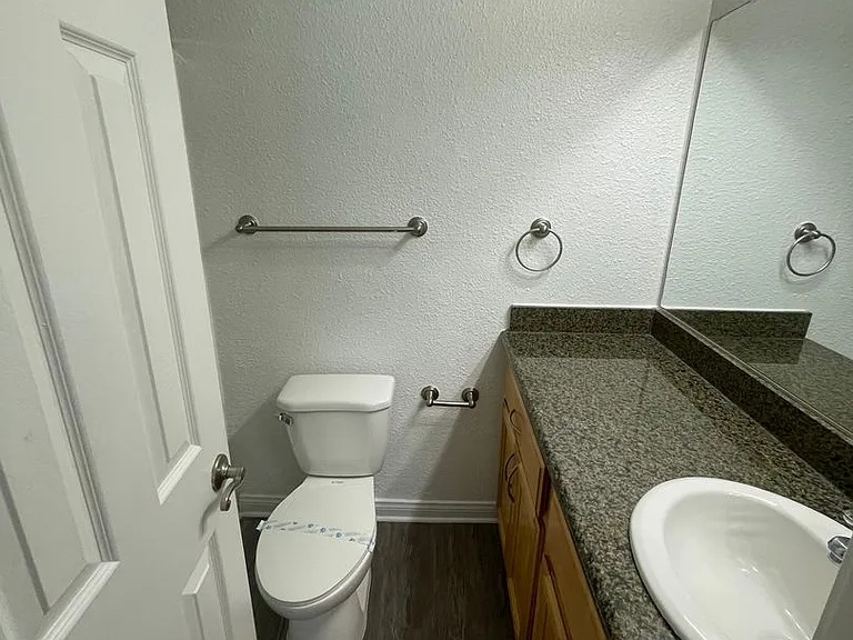 Park Plaza Apartments — Photo 92