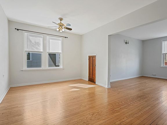 5th image of 5415 N Northwest Hwy #2