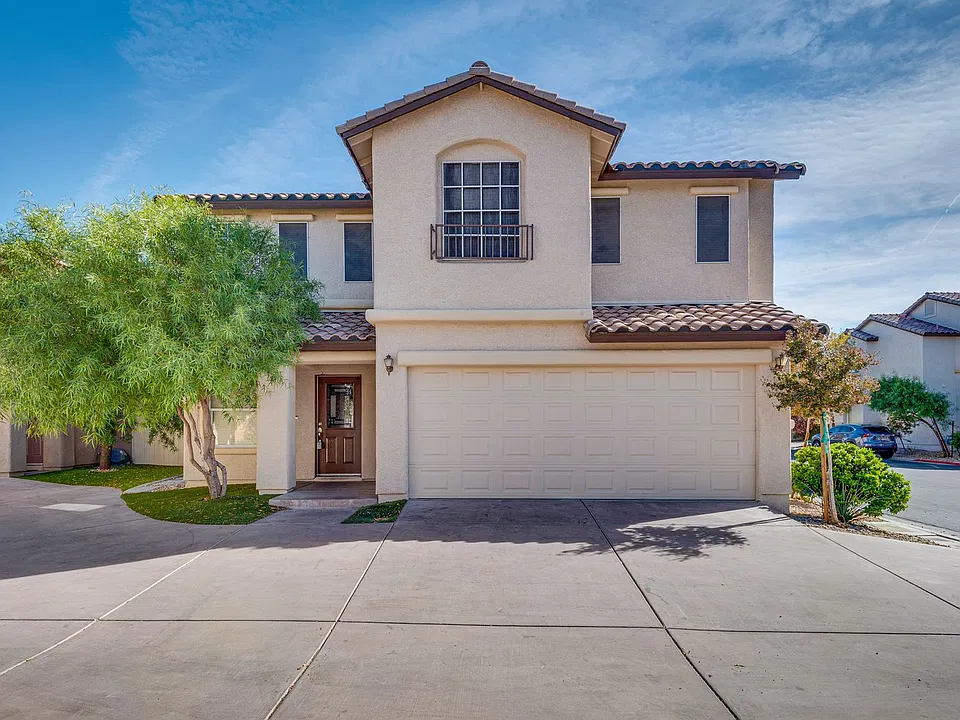 980 Grand Cerritos Ave
