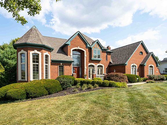 2nd image of 920 Squire Oaks Dr