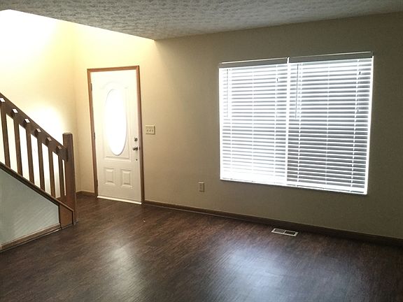 3rd image of 1132 Taylor Glen Blvd W