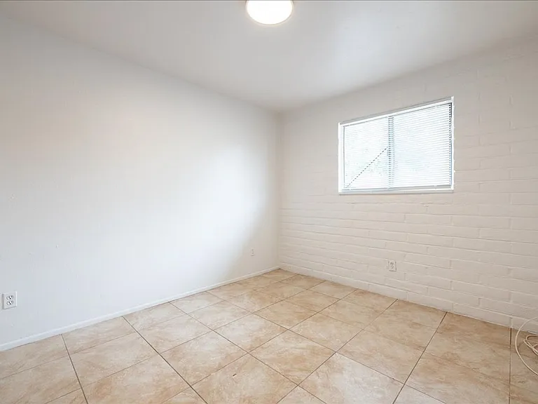217-231 W Rillito St — Photo 12
