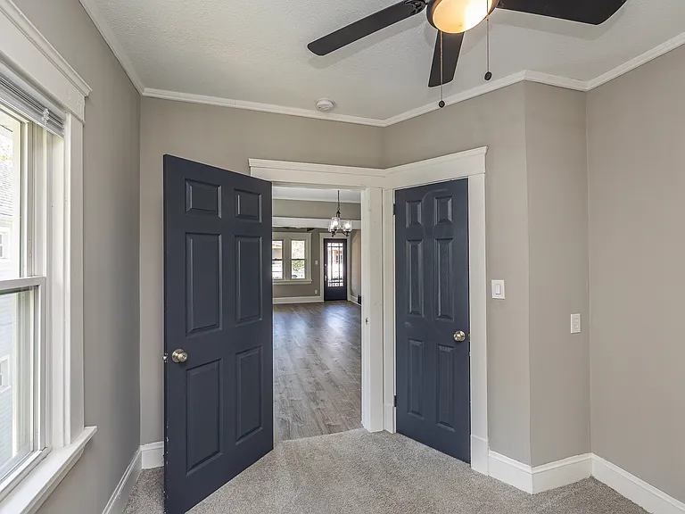 2135 W 105th St — Photo 16