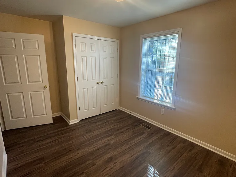 710 Finzer St — Photo 13