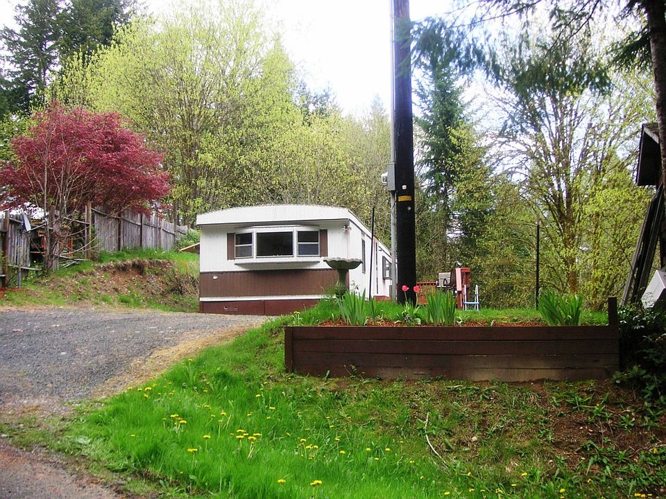 1st image of 760 NE Snowcap Dr