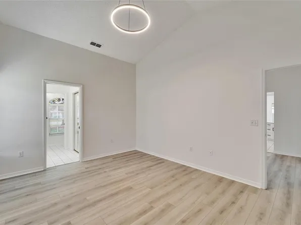 916 48th Street Dr E, Bradenton, FL 34208