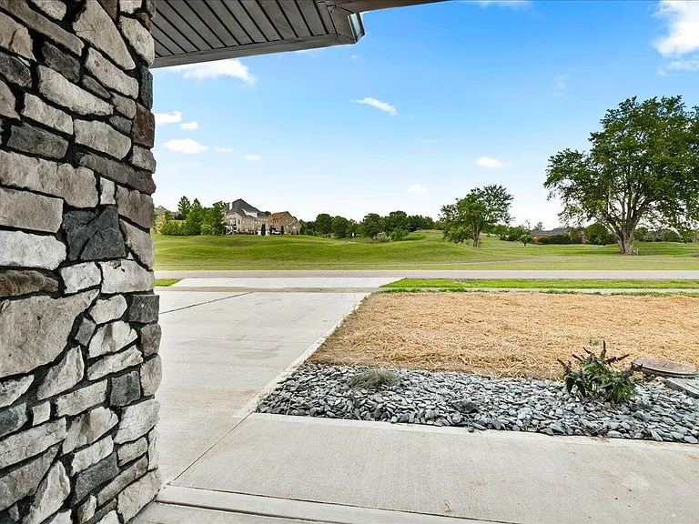 145 Crooked Creek Dr — Photo 10