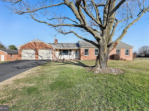 3rd image of 13728 Broadfording Church Rd