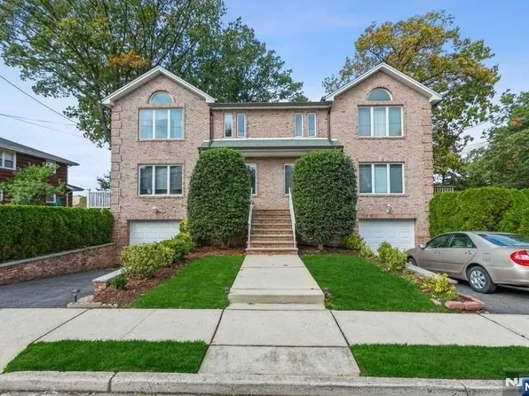 1435 14th St, Fort Lee, NJ 07024
