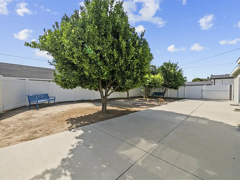 8440 Oakdale Ave — Photo 14