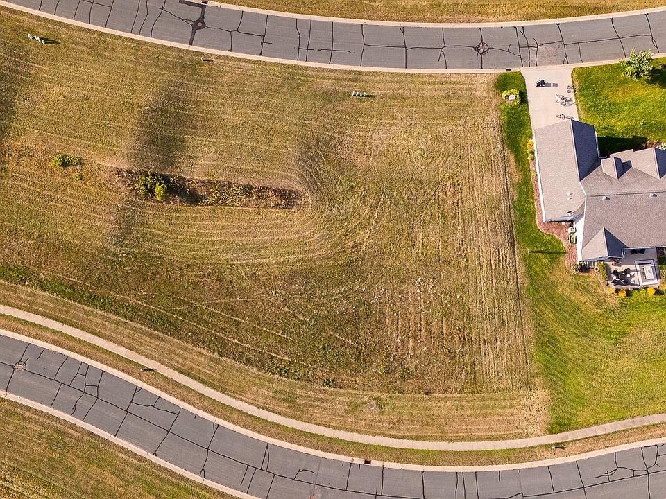 1st image of 2725 Oakhurst Dr