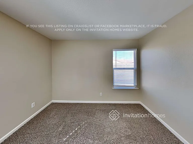11512 Linday Way — Photo 12
