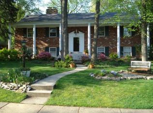 8806 Fircrest Pl, Alexandria, VA 22308