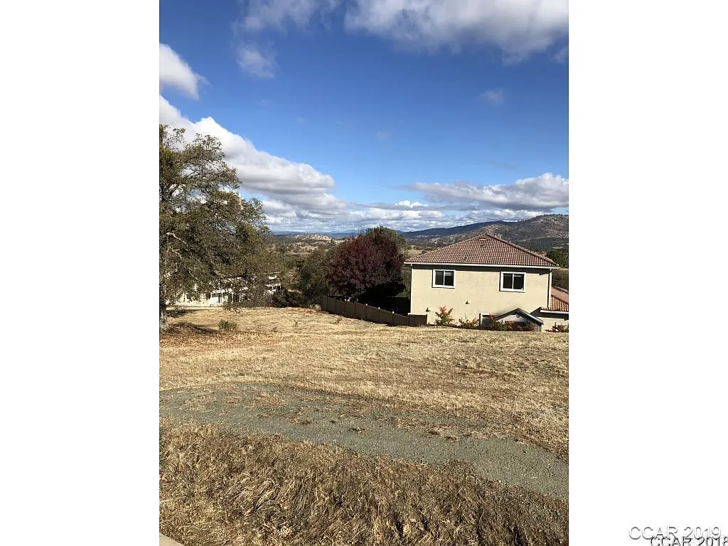 17 Woodpecker Ct photo 1
