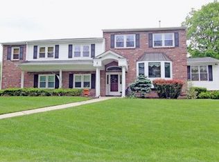 2 Ellis Pl, West Caldwell, NJ 07006