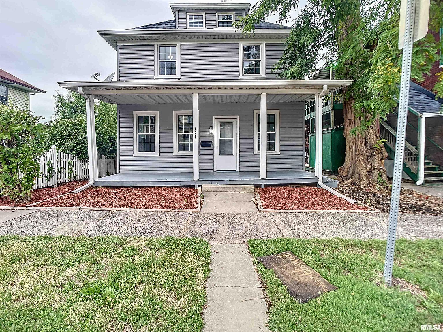 1327 7th Ave, Moline, IL 61265 Zillow