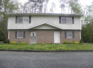 3100 Meadowood Trl, Martinsville, VA 24112