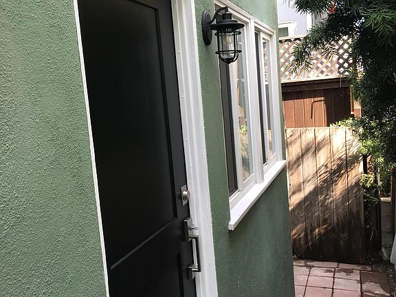 2nd image of 218 Seaview St