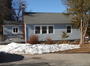 8 Maxson Pl, New London, CT 06320