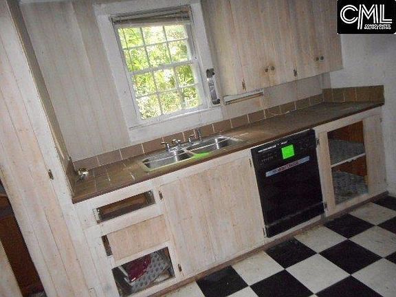 5th image of 938 Latimore St