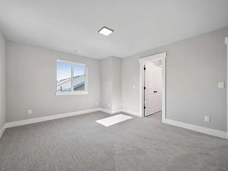 6636 SE 57th Ave — Photo 23