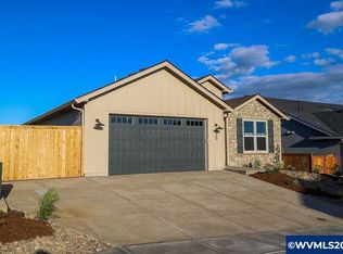 520 NW Cascade Mountain Dr, Dallas, OR 97338