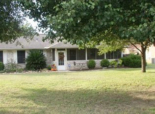 206 Taylor Rd, Elgin, TX 78621