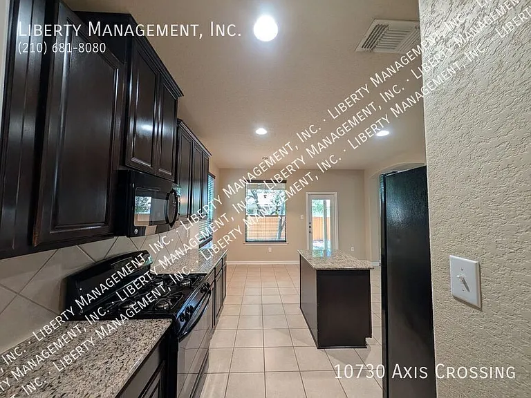 10730 Axis Xing — Photo 13