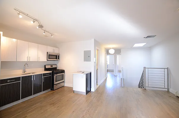 Rented by Miron Realty Group | media 31