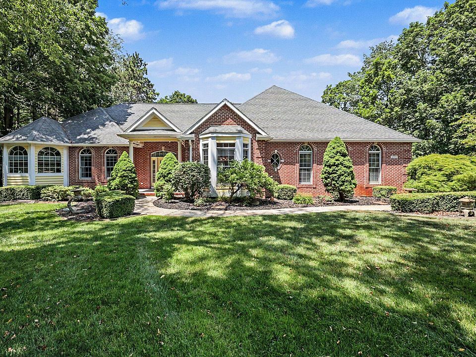 1st image of 4959 Dunrobin Dr NE