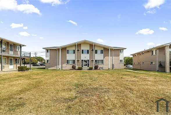 2 bed, 800 sqft, $1,050 — Photo 3