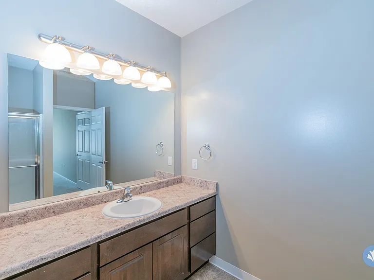 3020 S 72nd St — Photo 25