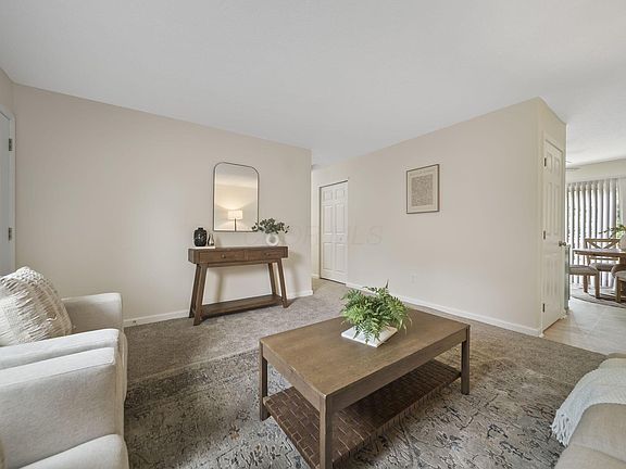 5th image of 2481 Queenswood Dr