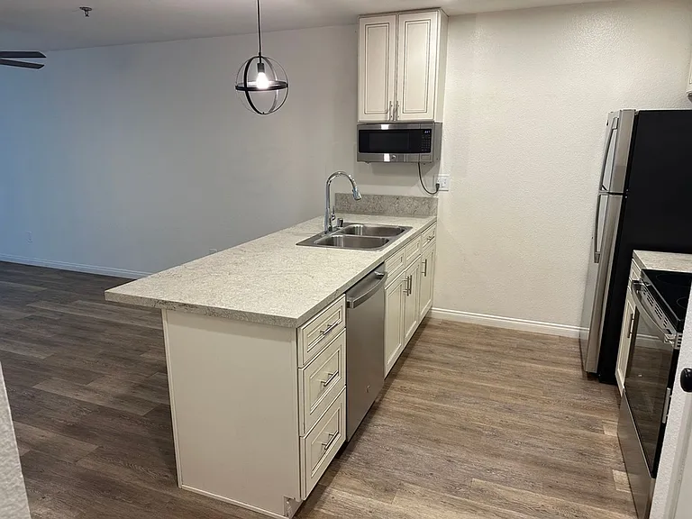 Hillcrest Summit Apartments — Photo 5