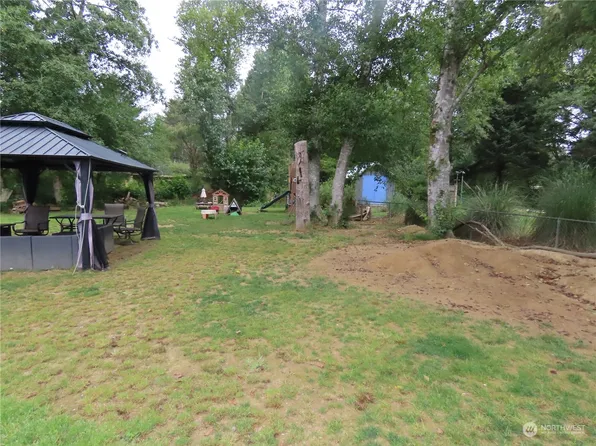 1054 Pine Street, North Cove, WA 98547