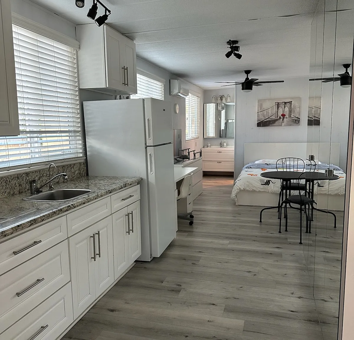 Studio, 300 sqft, $1,250 — Photo 2