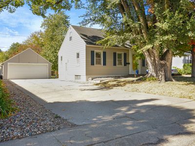 1209 Grand Ave, Ames, IA, 50010