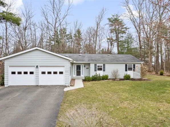 1117 Simon Dr, Endicott, NY 13760