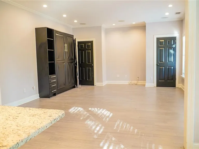 1127 Ashton Bluff Dr — Photo 29
