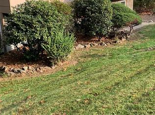 49 Forest Glen Rd, Valley Cottage, NY 10989