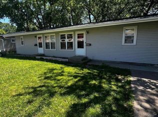2601 Magnolia Dr, Bettendorf, IA