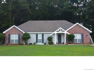 115 Foxwood Ct, Deatsville, AL 36022