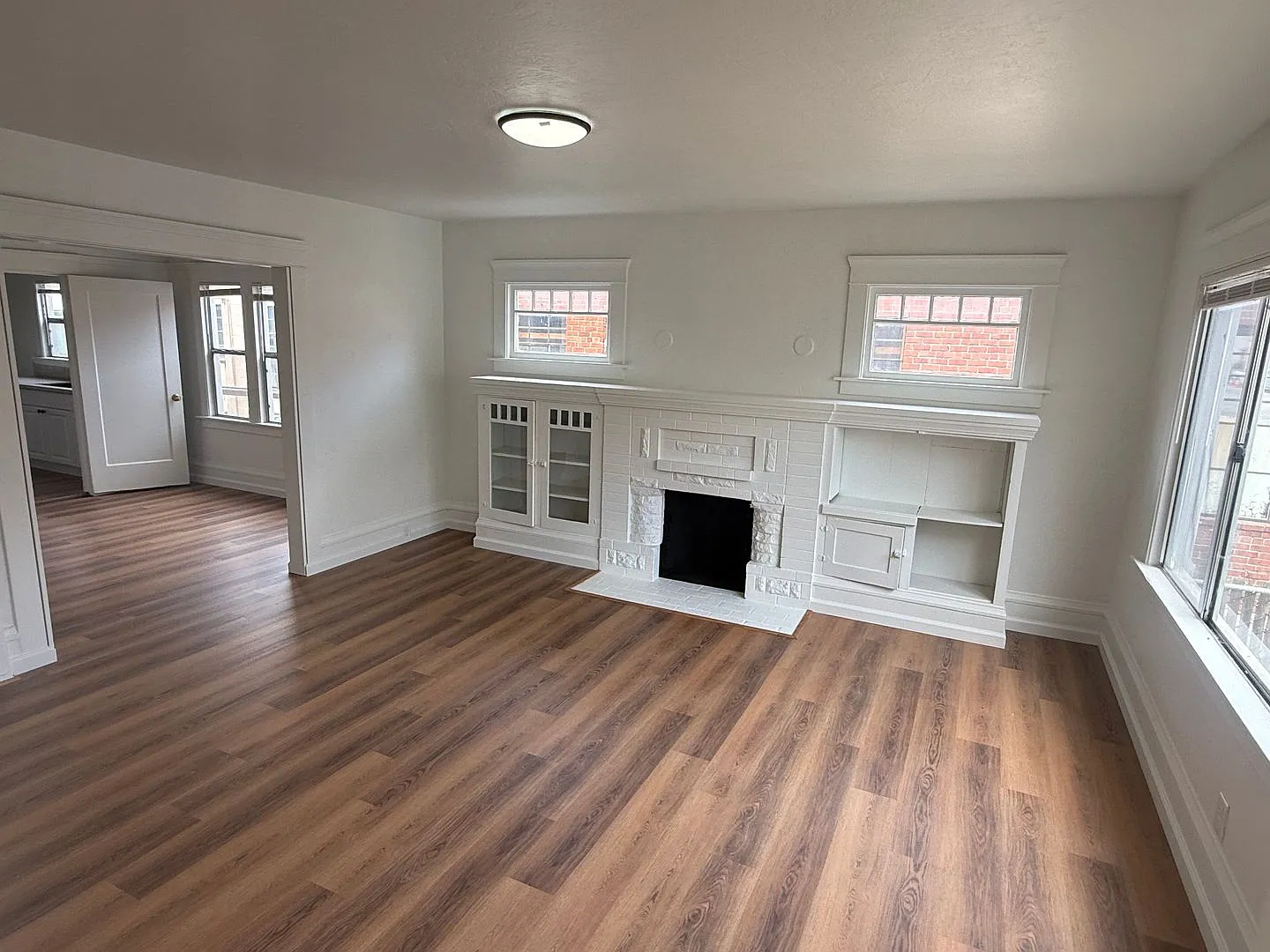 2 Bedroom Home Near Richmond City Hall — Photo 4
